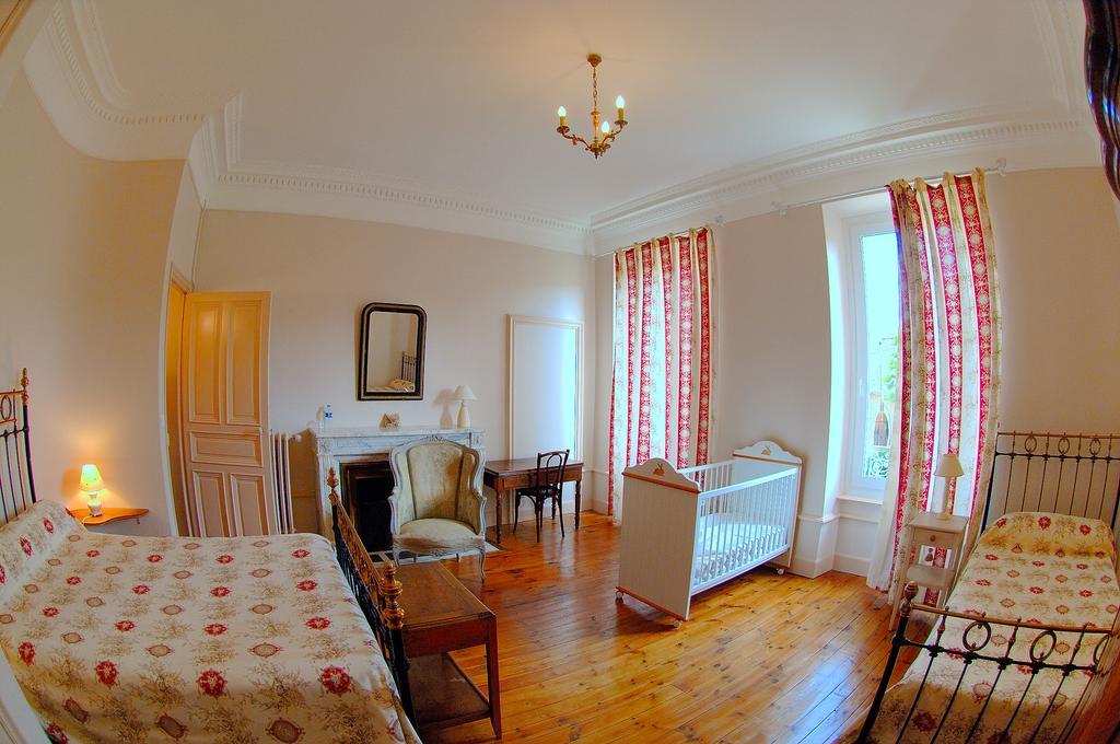 Отель La Maison De Mariecamille Saint-Germain-Lembron Экстерьер фото